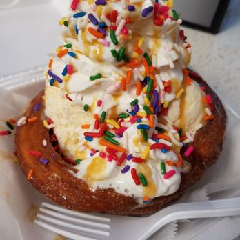 La Casa del Churro Cafe - Caramel sundae - Desserts Near Me - Melrose Park, Illinois La Casa del Churro Cafe - Caramel sundae - Desserts Near Me - Melrose Park, Illinois