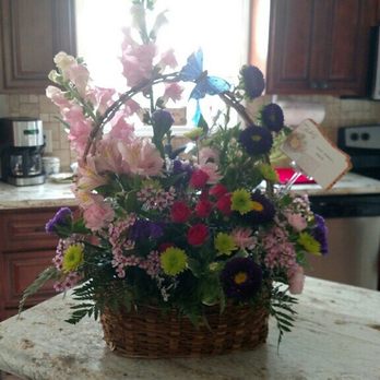 Halls Flower Shop - Very nicely done! - Florists Near Me - Knoxville, Tennessee