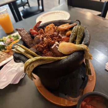 El Molcajete Mexican Restaurant - Molcajete Ranchero - Mexican Near Me - Orlando, Florida