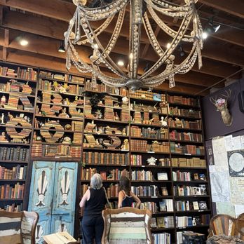 Verbatim Books - Bookstores Near Me - San Diego, California