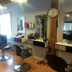 Salon de Coiffure Coup d'Œil - Very comfortable and clean salon chairs