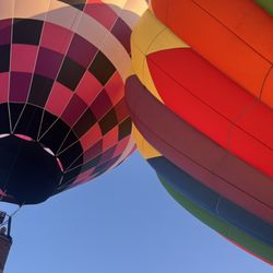 Air Ventures - Have you ever seen balloons kissing? The Kiss!