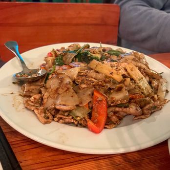Thai Angle Restaurant - Drunken Noodles - Thai Near Me - Durham, North Carolina