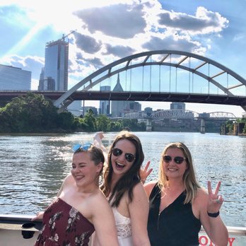 Pontoon Saloon - Boat Tours Near Me - Nashville, Tennessee Pontoon Saloon - Boat Tours Near Me - Nashville, Tennessee