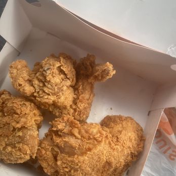 Popeyes Louisiana Kitchen - No biscuit fries end up being burnt on remake whole mash pestos were cold from the only thing that I received fresh at the beginning - Fast Food Near Me - Cincinnati, Ohio Popeyes Louisiana Kitchen - No biscuit fries end up being burnt on remake whole mash pestos were cold from the only thing that I received fresh at the beginning - Fast Food Near Me - Cincinnati, Ohio