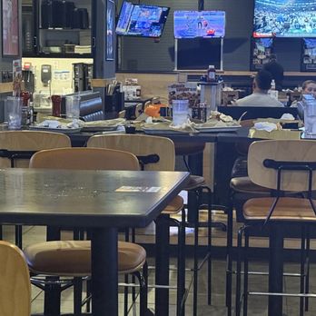 Buffalo Wild Wings - Dirty tables everywhere - Chicken Wings Near Me - Franklin, Tennessee