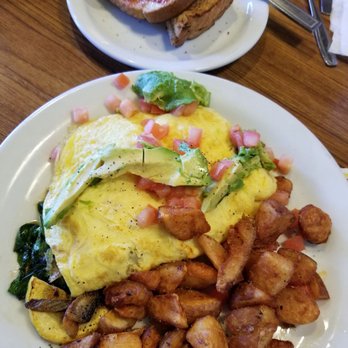 Denny's - American Near Me - Hesperia, California