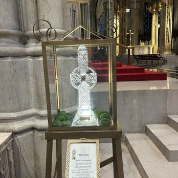 St. Patrick's Cathedral - Relic of St. Patrick, encased in Waterford crystal - Churches Near Me - New York, New York St. Patrick's Cathedral - Relic of St. Patrick, encased in Waterford crystal - Churches Near Me - New York, New York