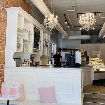 Le Bon Macaron - Inside - Coffee & Tea Near Me - Ann Arbor, Michigan