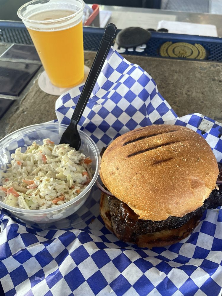 Blues Backyard BBQ & Grill Logo