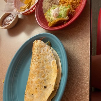 La Feria Mexican Restaurant - Mexican Near Me - Pleasant Hill, Iowa La Feria Mexican Restaurant - Mexican Near Me - Pleasant Hill, Iowa