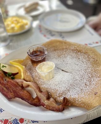 Paula's Pancake House by null