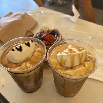 Re Coffee - Caramel cream top Creme Brulee Mocha Cream top - Desserts Near Me - Northridge, California