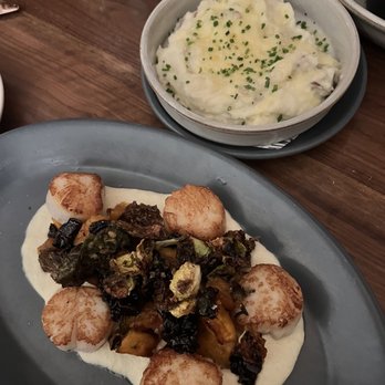 The Henry - Caramelized Sea Scallops* and Smashed Potatoes - Coffee & Tea Near Me - Coronado, California