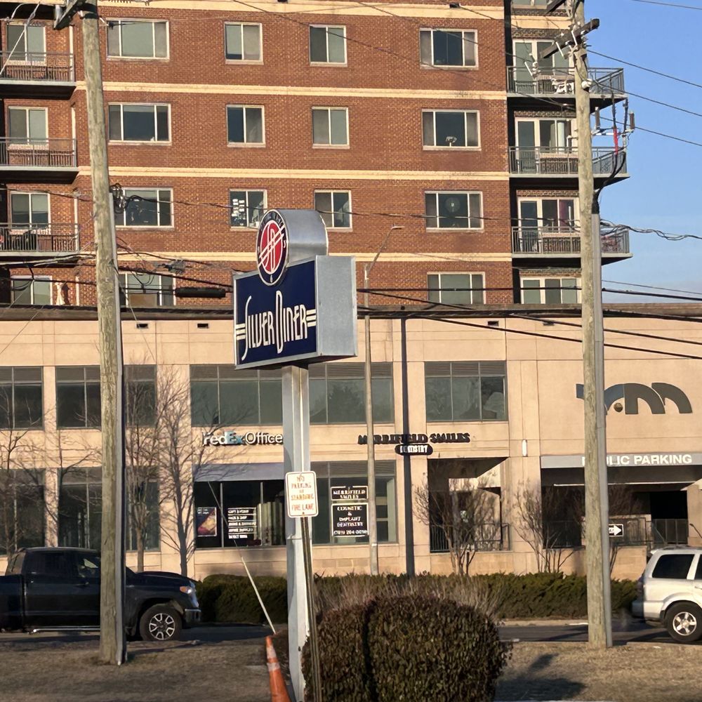 Silver Diner - Road sign - Diners Near Me - McLean, Virginia