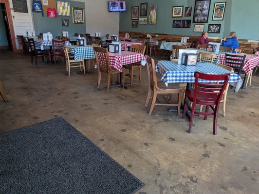 Gus's World Famous Fried Chicken by null