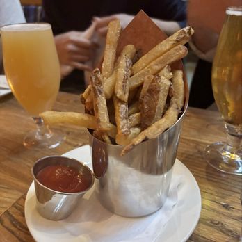 Ainslie - House Cut Fries. - Beer Gardens Near Me - Brooklyn, New York