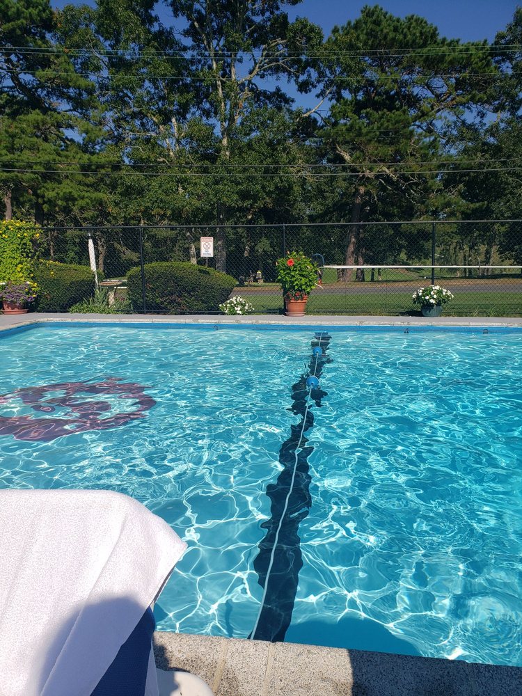 BLUE ROCK RESORT Updated October 2024 12 Photos & 17 Reviews 39 Todd Rd, South Yarmouth