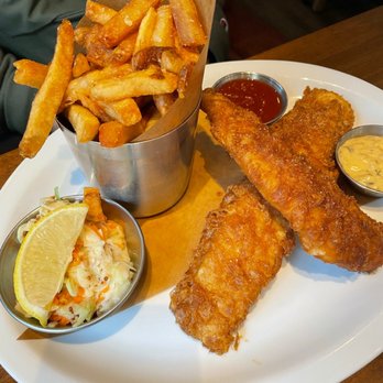 Beertown - Toronto - Fish and chips - Beer Bar Near Me - Toronto, Ontario