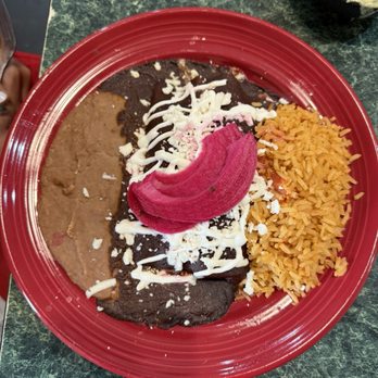 Las Pinatas Kitchen - Mole enchiladas - Seafood Near Me - Tomball, Texas