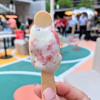 Chefs Hall - PalletAmerica's strawberry cheesecake palleta - Food Court Near Me - Toronto, Ontario Chefs Hall - PalletAmerica's strawberry cheesecake palleta - Food Court Near Me - Toronto, Ontario
