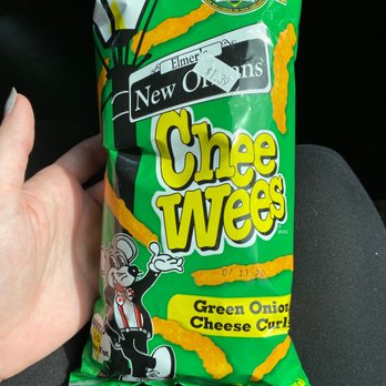 Saint Charles Discount - a hand holding a bag of chips - Gas Stations Near Me - New Orleans, Louisiana Saint Charles Discount - a hand holding a bag of chips - Gas Stations Near Me - New Orleans, Louisiana