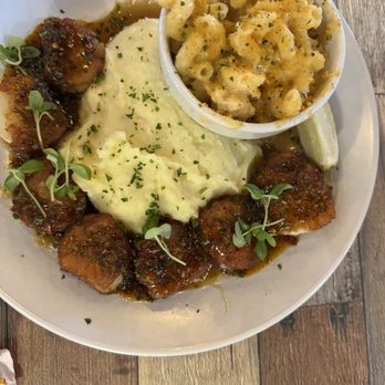 Latitude Seafood - Scallops with garlic whipped potatoes and crab Mac n cheese - Seafood Near Me - Chesterfield, Virginia