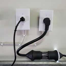 NEMA 5-15 and NEMA 6-20 plugs NEMA 5-15 and NEMA 6-20 plugs