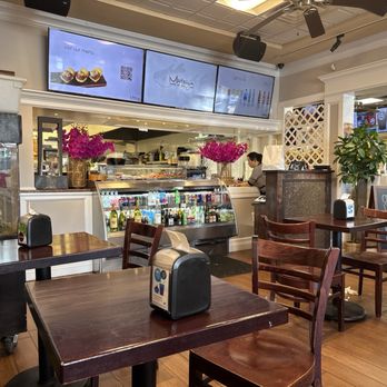 Delicacies Gourmet - Great shop - Delis Near Me - Roslyn, New York