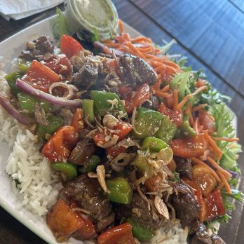 Bubbaloo Cafe - Shaking Beef  (Bò Lúc Lắc) - Sandwiches Near Me - Richmond, California