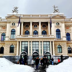Opernhaus Zürich - Oper im Schnee