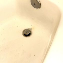 Holiday Inn Birmingham-Airport - Dirty bathtub