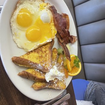 Egg Heaven Cafe - Breakfast & Brunch Near Me - Long Beach, California