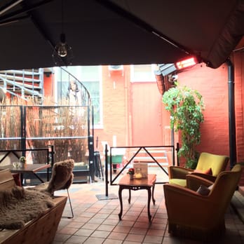 Uhørt - Sjarmerende uteservering med varmelamper - Nightlife Near Me - Oslo, 03 Uhørt - Sjarmerende uteservering med varmelamper - Nightlife Near Me - Oslo, 03