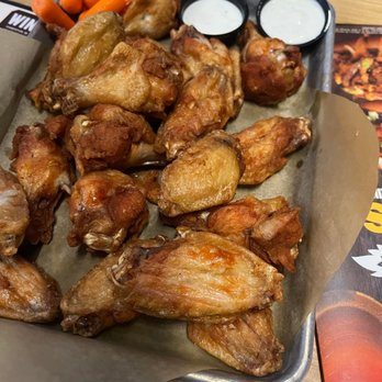 Buffalo Wild Wings - 10 pc bogo 50% off so 20 in total (sauce on the side) - Sports Bars Near Me - Orange, California
