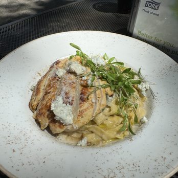 Leon's at Lake Ella - Blue cheese chicken fettuccine - Desserts Near Me - Tallahassee, Florida