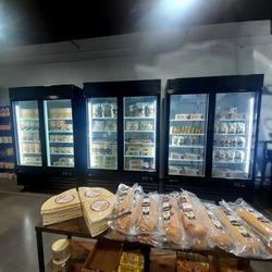 Papelon Arepa Bar - Market items.