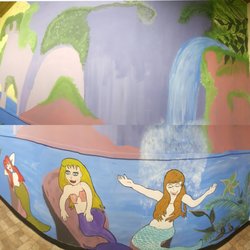 Great Beginnings Pre-School - Girls bathroom mural