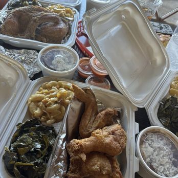 R Kitchen - Fried chicken & Pork Chops Collard Greens Mac and cheese - Soul Food Near Me - Lakewood, California R Kitchen - Fried chicken & Pork Chops Collard Greens Mac and cheese - Soul Food Near Me - Lakewood, California
