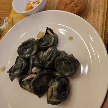 Sfoglia Rina - Pasta Shops Near Me - Bologna, BO