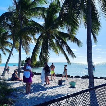 Sombrero Beach - Swimming Pools Near Me - Marathon, Florida Sombrero Beach - Swimming Pools Near Me - Marathon, Florida