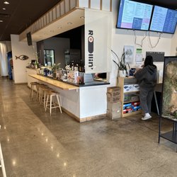 Sushi Rollin’ - Interior