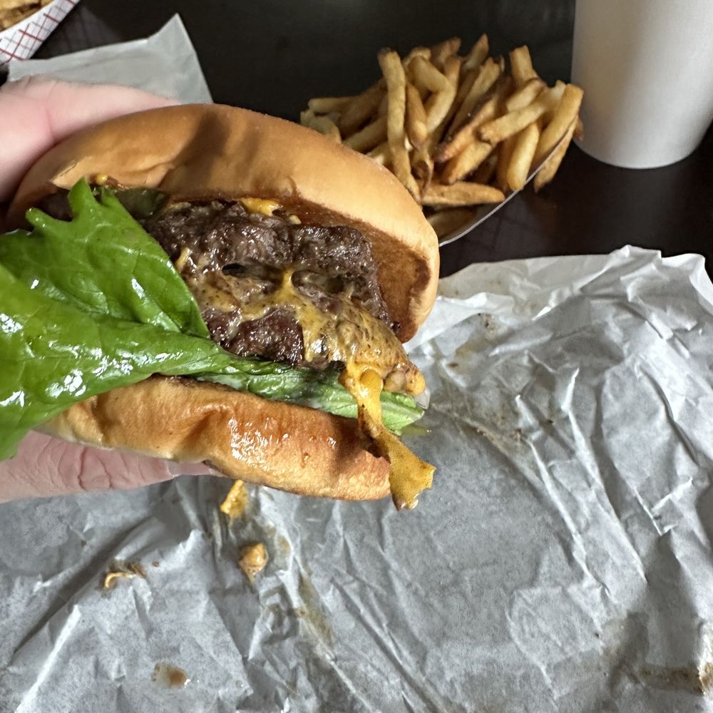 Bumper Burger - Burgers Near Me - Beaverton, Oregon