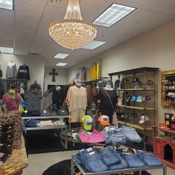 Posh Panache Boutique - Inside the adorable boutique. - Women's Clothing Near Me - Fresno, California Posh Panache Boutique - Inside the adorable boutique. - Women's Clothing Near Me - Fresno, California
