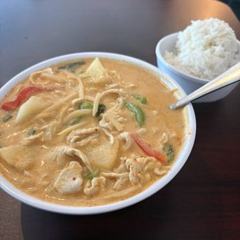 Mai Thai Restaurant - Pineapple Red Curry - Thai Near Me - Oak Harbor, Washington Mai Thai Restaurant - Pineapple Red Curry - Thai Near Me - Oak Harbor, Washington