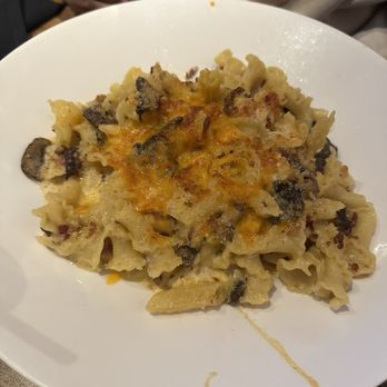 Yard House - Mac & Cheese - Bars Near Me - East Rutherford, New Jersey Yard House - Mac & Cheese - Bars Near Me - East Rutherford, New Jersey