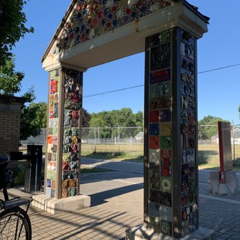 Deaf School Gateway - Parks Near Me - Indianapolis, Indiana