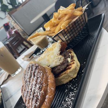 Cafe Don Juan - Sweet and salty burger - Cafes Near Me - Winter Park, Florida