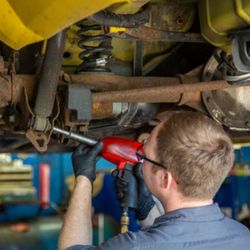 Jeff's Auto Service - Managing a car can be difficult without the proper tools and equipment, but Jeff's Auto Service is here to help...