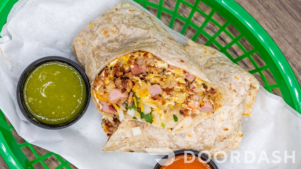 Petit Street Grill